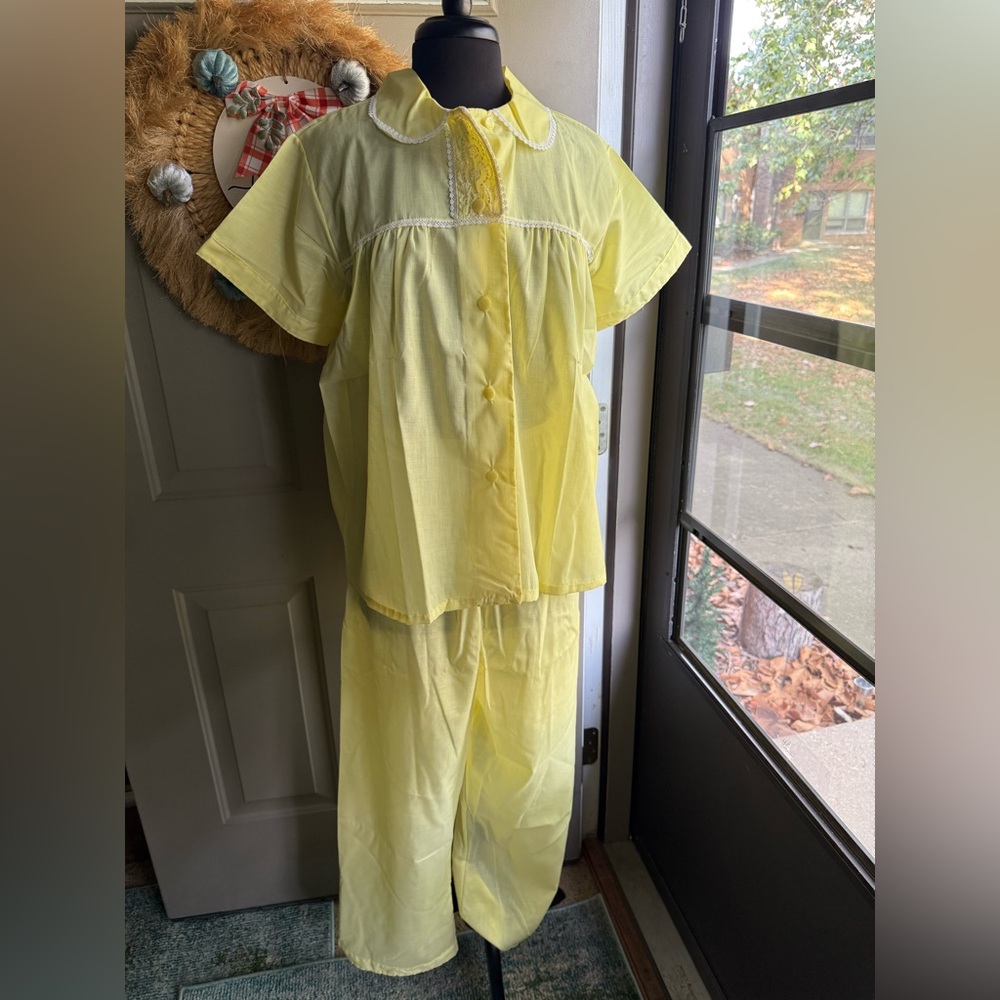 Vintage NOS JCPenney Gaymode yellow lace trim pants pjs set, size large